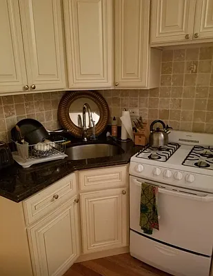 Rented by APT212 INC | media 23