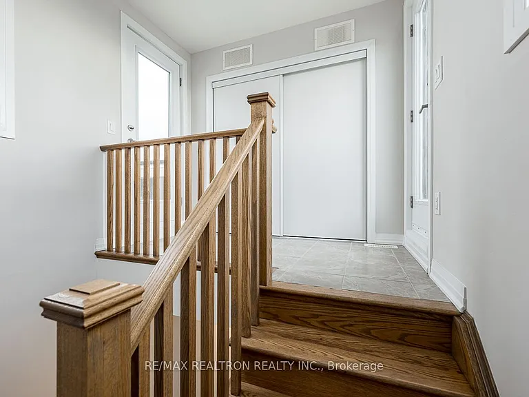 213 Downsview Park Blvd — Photo 46