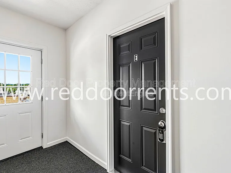 389 N Main St #E — Photo 18