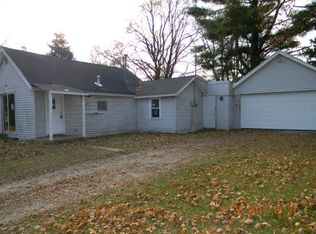 328 S 1st St, Edmore, MI 48829