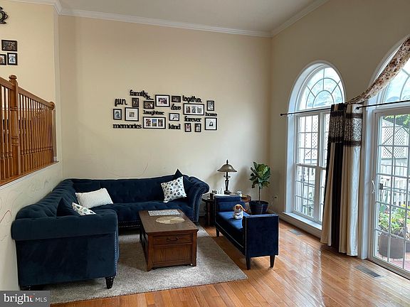 3rd image of 21811 Ladyslipper Sq
