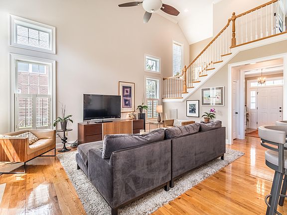 5th image of 661 White Chapel Cir