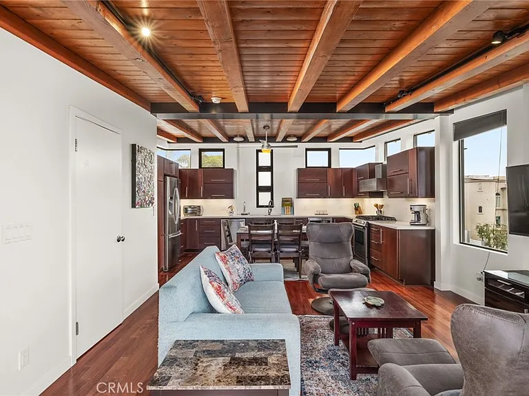 925 Monterey Blvd — Photo 14