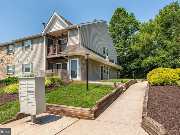 502 Horseshoe Dr, Royersford, PA 19468