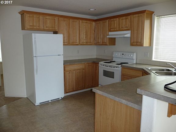 3rd image of 5804 NE 135th Ave