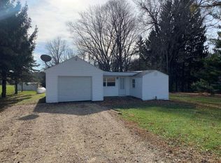 2421 W Mud Creek Rd, Mount Morris, IL 61054