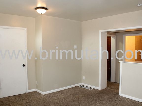 2nd image of 1261 E Alameda Ave