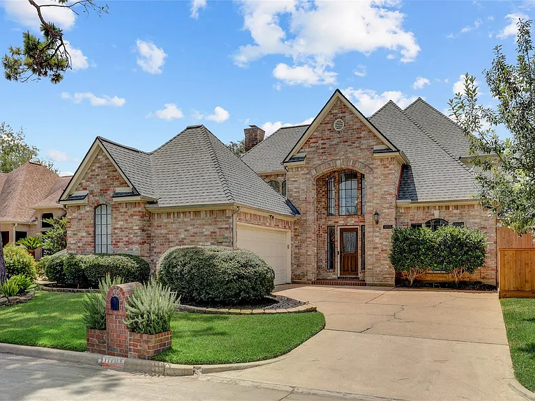 11703 Wickhollow Ln — Photo 2