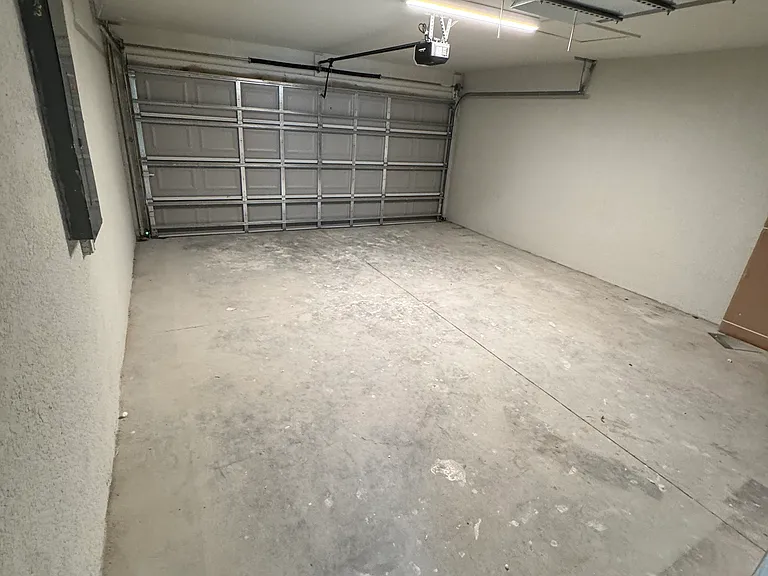 738 Gilbert Ave S — Photo 14