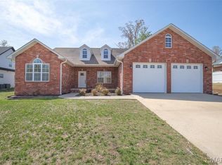 2940 Karmen Ln, Poplar Bluff, MO 63901