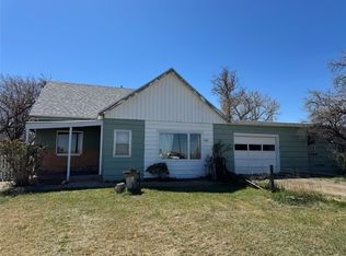 308 2nd St N, Sunburst, MT 59482