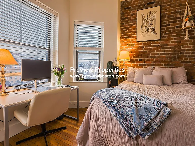 Gorham St — Photo 8