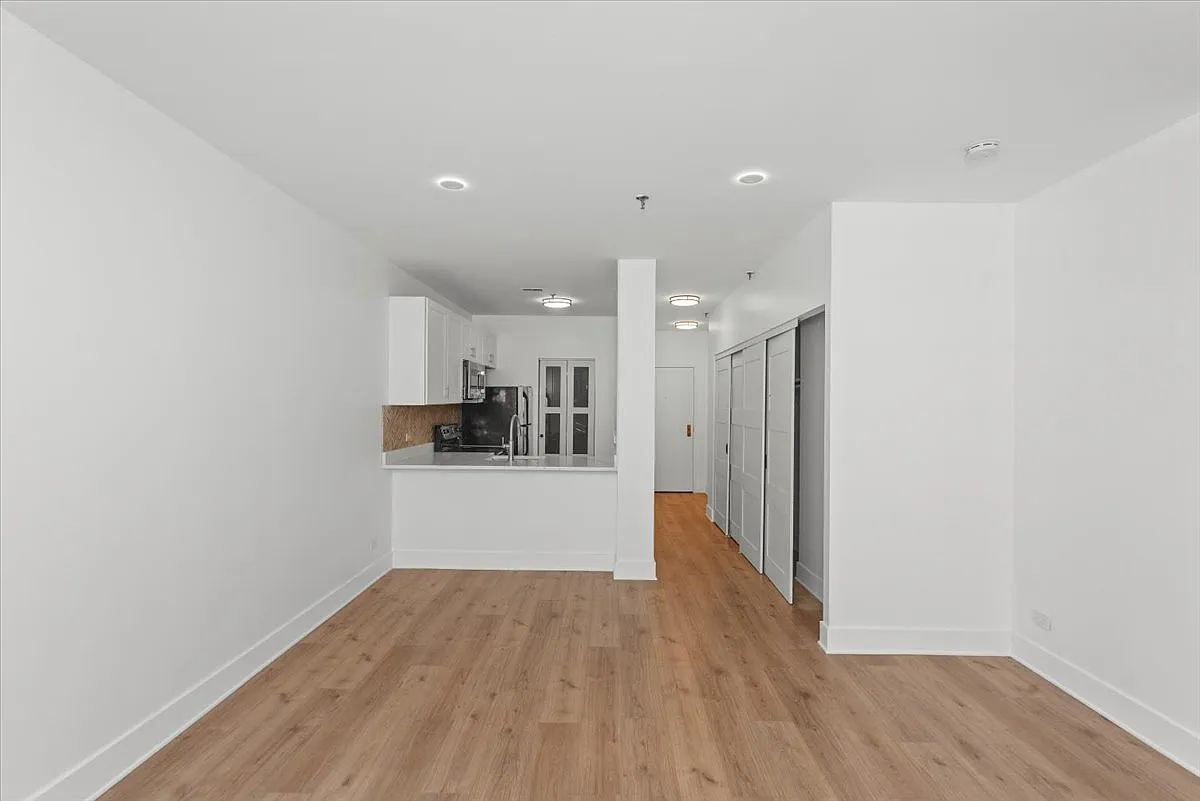 1 bed, 1.0 bath, $2,050 — Photo 3