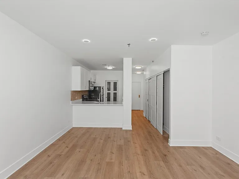 680 S Federal St #506 — Photo 3