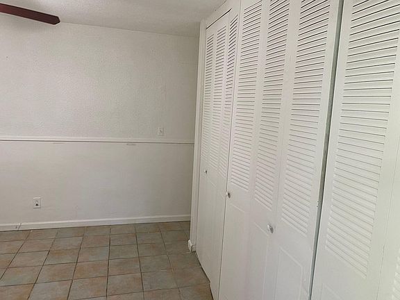 4th image of 813 SW 29th St APT 3