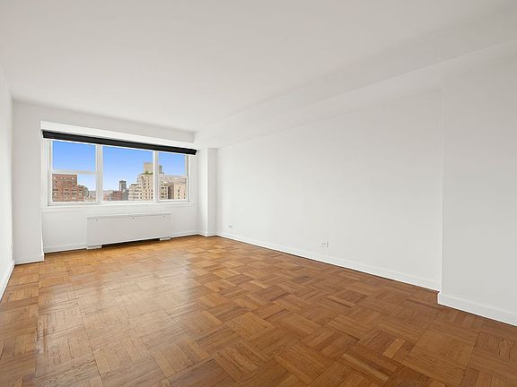 3rd image of 101 W 12th St APT 17B
