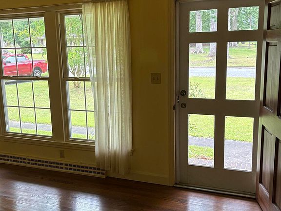 5th image of 209 Oak Drive