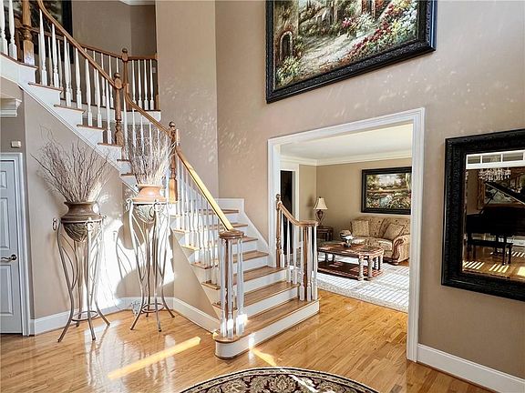 5th image of 650 Saint Regis Ln