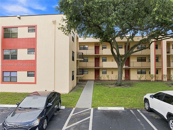 2nd image of 3199 Foxcroft Rd APT 104