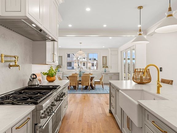 5th image of 220 Atlantic St