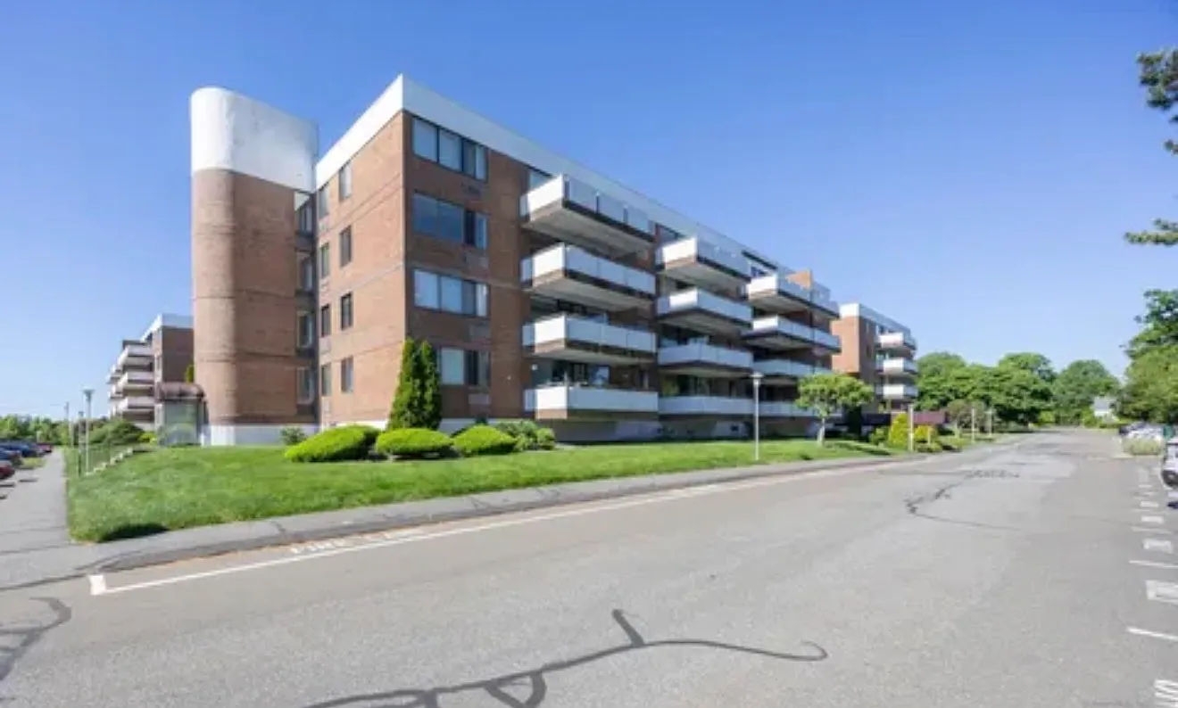 2 bed, 1248 sqft, $2,700 — Photo 1