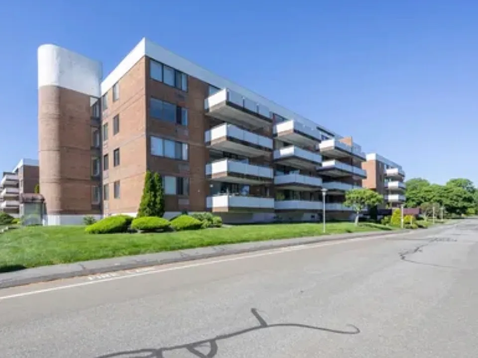 1460 Elm St #325B