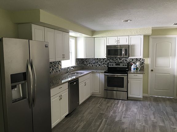 4th image of 115 Meadowlark Dr