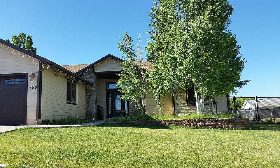 1st image of 750 E Suncrest Ln