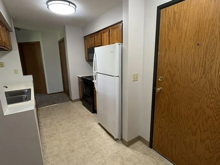 36 Plex - Village Green Apartments — Photo 4