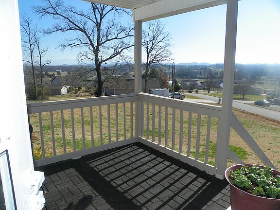 4th image of 200 Timber Ridge Cir
