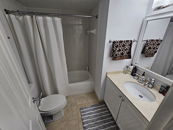 4th image of 10101 Grosvenor Pl APT 1809