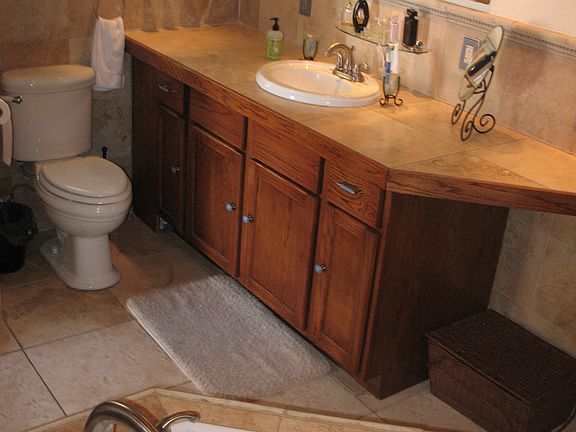 MASTER WASHROOM