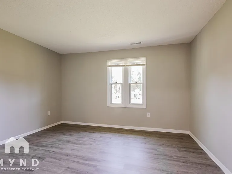 8401 Clear Meadow Ln — Photo 10