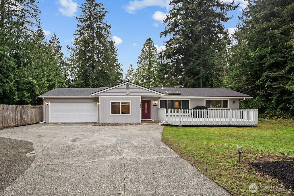 4706 Picnic Point Road photo 1