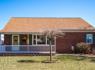 302 Cedar Ln, Mill Hall, PA 17751