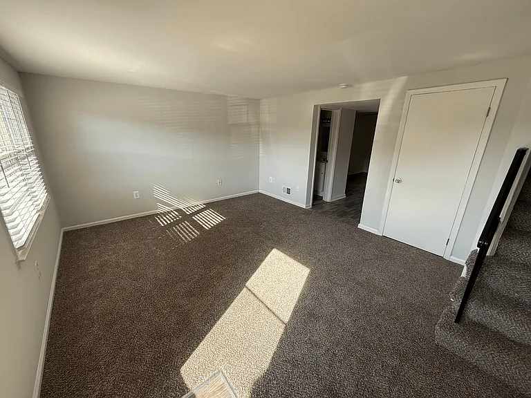 Longview — Photo 246