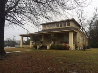 103 N Calhoun St, Ellisville, MS 39437