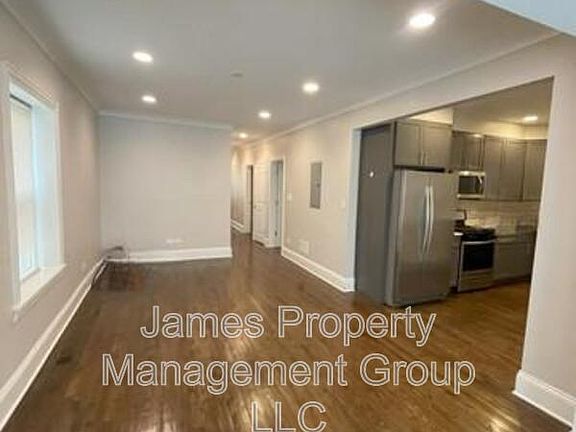3rd image of 5920 N Artesian Ave #2