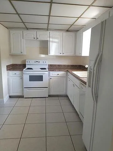 720 N Dixie Hwy #202 — Photo 2