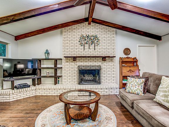 5_1605-w-lovers-ln-arlington-tx-High-Res-5.jpg