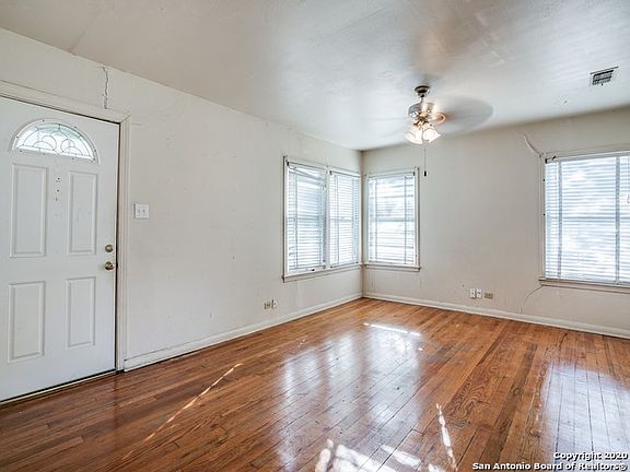 4th image of 311 Bexar Dr