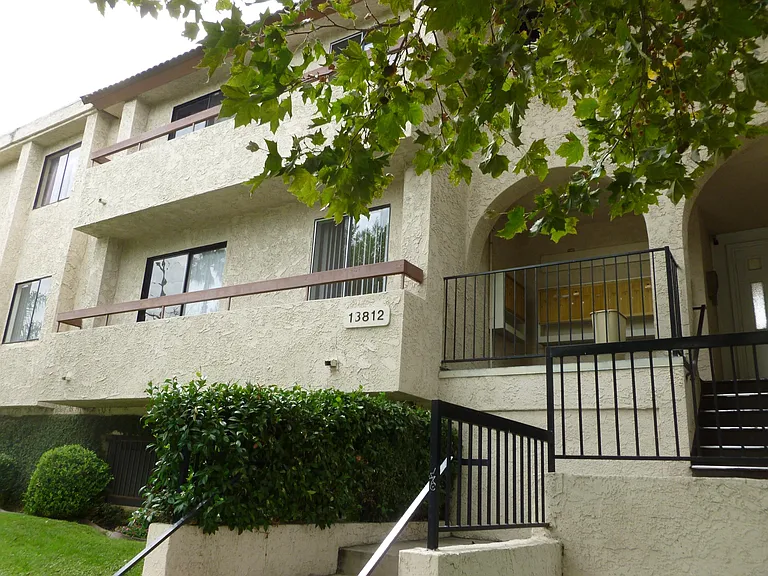 13812 Vanowen St #215 — Photo 1