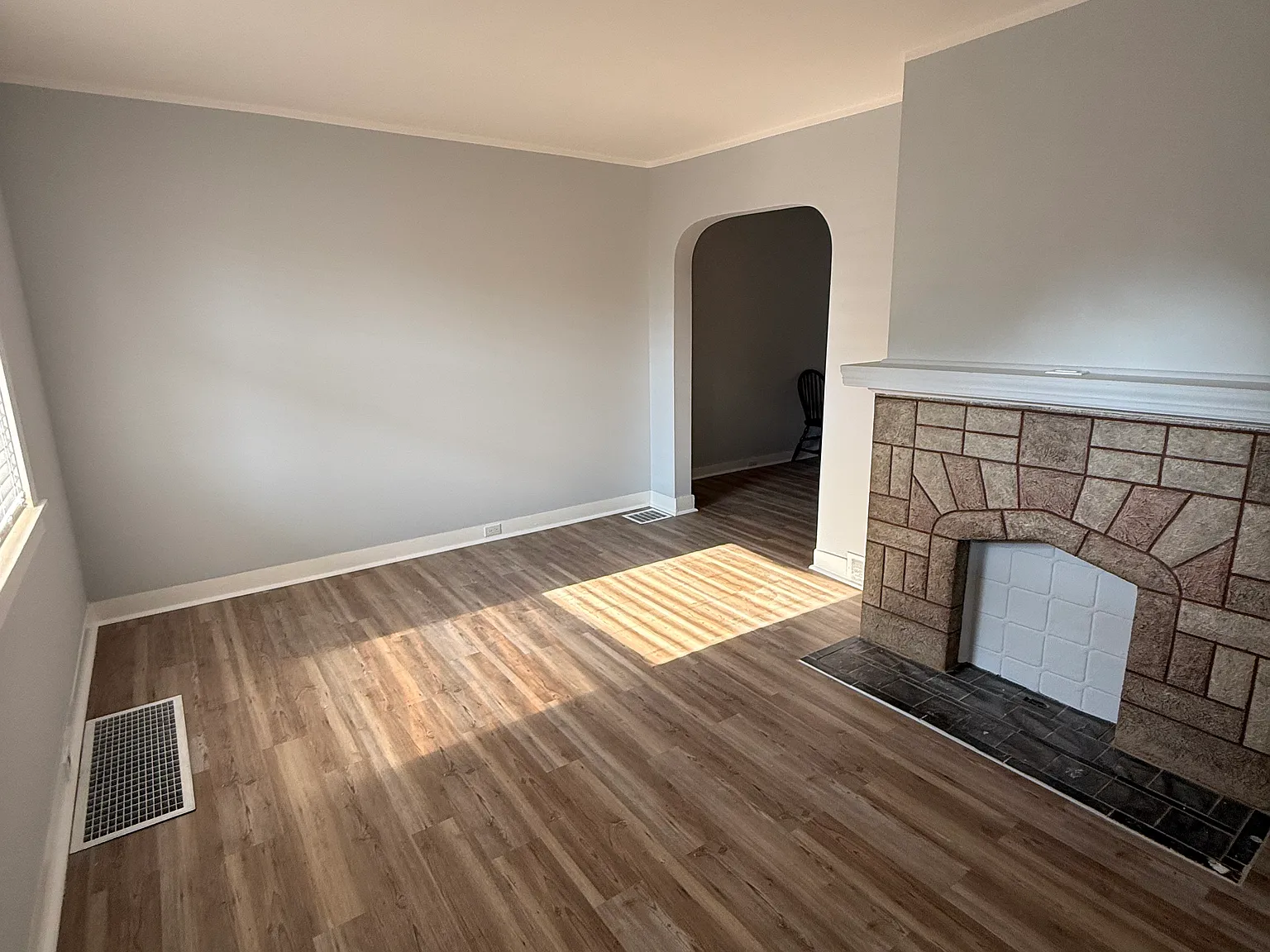1331 Methyl St — Photo 3