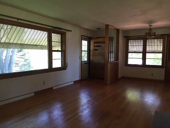 3rd image of 4724 Schneider Dr