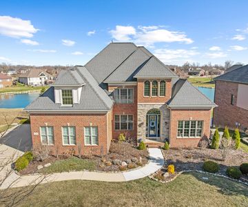 8178 Hunters Ridge Dr, Newport, MI, 48166
