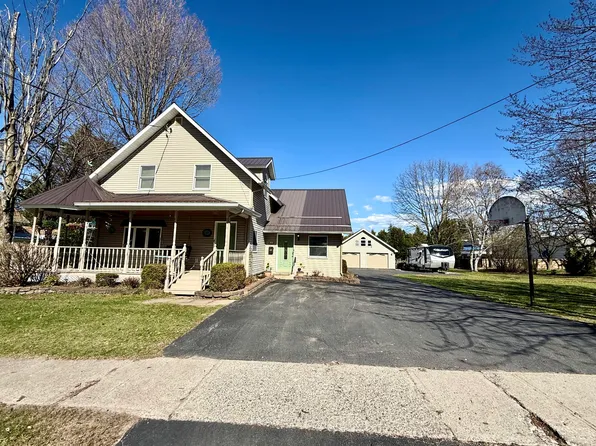 38 Wellington St, Malone, NY 12953
