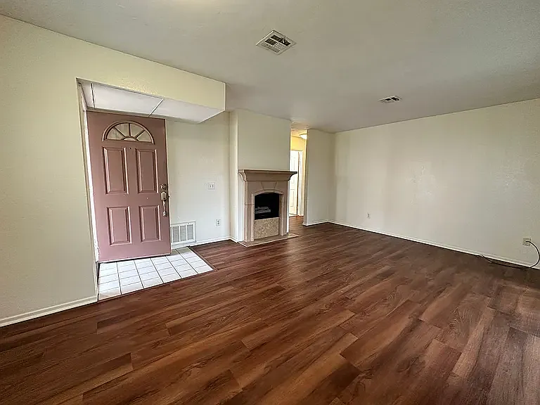 Building Photo - 10702 Dabney Dr #95