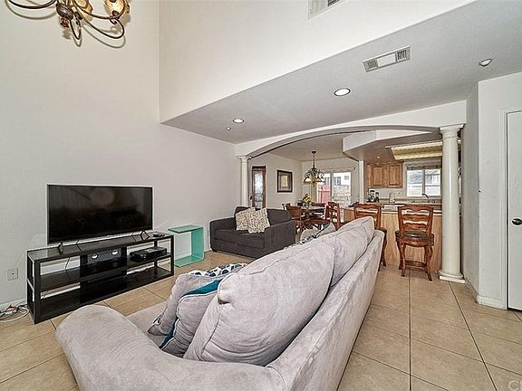 5th image of 535 W D St Unit 1