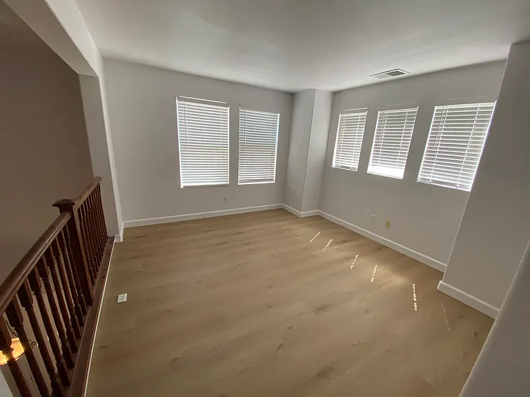 564 Presidio Pl — Photo 2