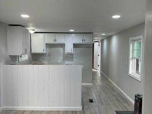 4th image of 437 Fox Chase Vlg